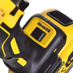 power-tool-combo-kit-dewalt-dck305p3t-dcf887dch273dcg405-53807-nakdewwwk0059.webp