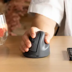 r-go-tools-vertical-mouse-r-go-he-basic-ergonomic-mouse-medi-7079-wlononwcrimk9.webp