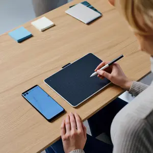 small-pen-tablet-wacom-one-n-gt-130005-77561-wlononwcrnryz.webp