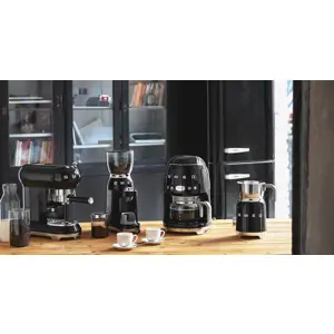 smeg-50s-style-drip-filter-coffee-machine-dcf02bleu-black-56524-wlononwcrjfnk.webp