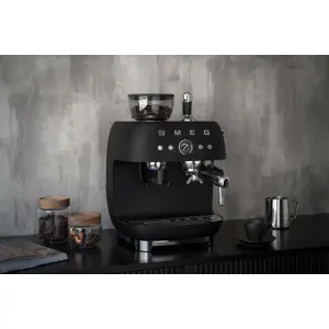 smeg-50s-style-espresso-coffee-machine-egf03bleu-black-96606-wlononwcrpmum.webp