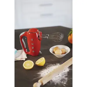 smeg-50s-style-hand-mixer-hmf01rdeu-red-13612-wlononwcrpmx4.webp