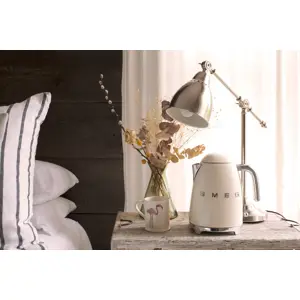 smeg-50s-style-kettles-klf03creu-cream-13085-agdsmecze0007.webp
