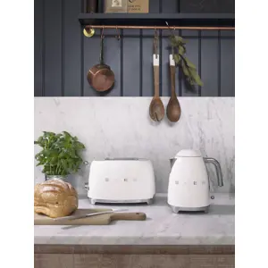 smeg-50s-style-kettles-klf03creu-cream-15876-agdsmecze0007.webp