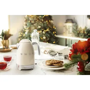 smeg-50s-style-kettles-klf03creu-cream-9591-agdsmecze0007.webp