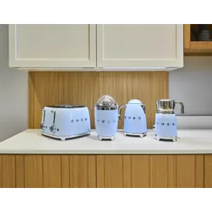 smeg-50s-style-kettles-klf03pbeu-pastel-blue-53654-wlononwcrjerp.webp