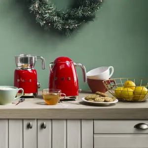 smeg-50s-style-kettles-klf03rdeu-red-68648-wlononwcrmupr.webp
