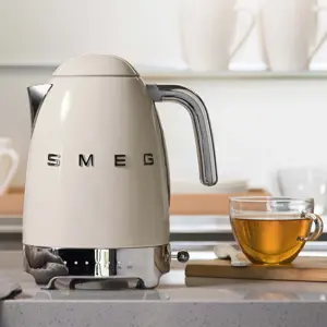 smeg-50s-style-kettles-klf04creu-cream-25741-agdsmecze0006.webp
