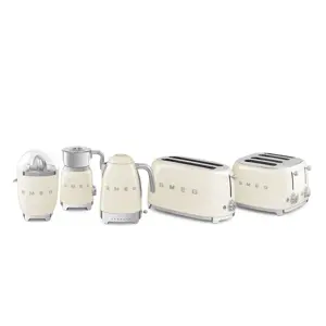 smeg-50s-style-kettles-klf04creu-cream-3738-agdsmecze0006.webp
