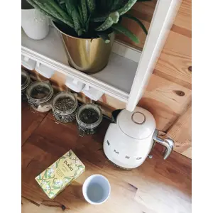 smeg-50s-style-kettles-klf04creu-cream-41266-agdsmecze0006.webp