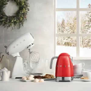 smeg-50s-style-kettles-klf04rdeu-red-31029-agdsmecze0012.webp