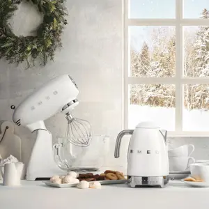 smeg-50s-style-kettles-klf04wheu-white-99088-wlononwcrjfh1.webp