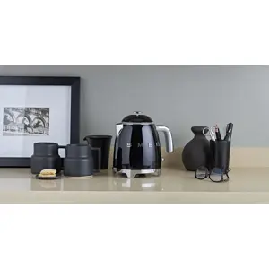 smeg-50s-style-kettles-klf05bleu-black-29873-wlononwcrjesi.webp