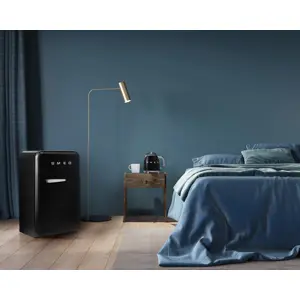 smeg-50s-style-kettles-klf05bleu-black-54439-wlononwcrjesi.webp