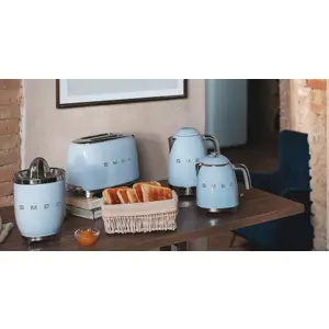 smeg-50s-style-kettles-klf05pbeu-pastel-blue-62624-wlononwcrjet5.webp