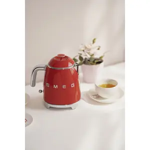 smeg-50s-style-kettles-klf05rdeu-red-22557-wlononwcrjfd5.webp