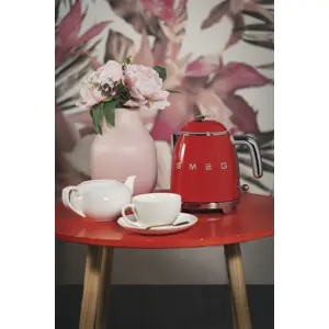 smeg-50s-style-kettles-klf05rdeu-red-23951-wlononwcrjfd5.webp