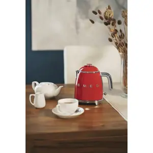 smeg-50s-style-kettles-klf05rdeu-red-24545-wlononwcrjfd5.webp