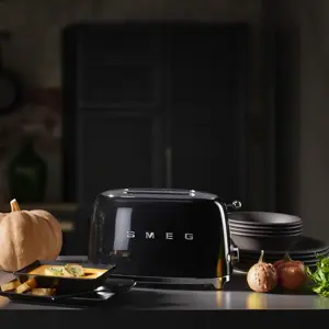 smeg-50s-style-toaster-tsf01bleu-black-44005-wlononwcrjfjp.webp