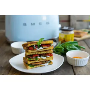 smeg-50s-style-toaster-tsf01pbeu-pastel-blue-15991-wlononwcrmupn.webp