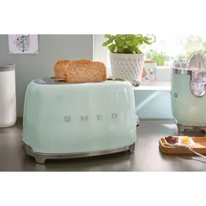 smeg-50s-style-toaster-tsf01pgeu-pastel-green-83133-wlononwcrojf8.webp