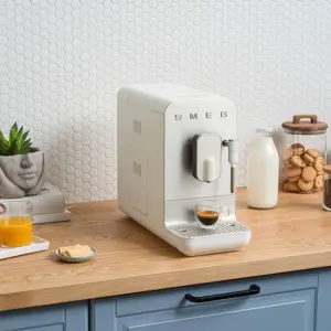smeg-collection-espresso-coffee-machine-bcc12whmeu-white-49587-agdsmeexp0003.webp