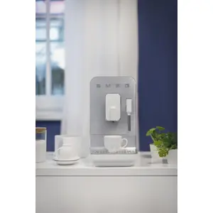 smeg-collection-espresso-coffee-machine-bcc12whmeu-white-60250-agdsmeexp0003.webp