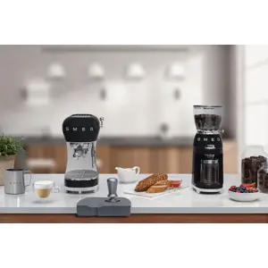 smeg-ecf02bleu-coffee-maker-manual-espresso-machine-11-l-33522-wlononwcrjfhr.webp