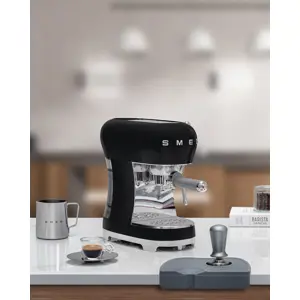 smeg-ecf02bleu-coffee-maker-manual-espresso-machine-11-l-33693-wlononwcrjfhr.webp