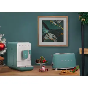 smeg-tsf01egmeu-toaster-6-2-slices-950-w-chrome-green-71360-wlononwcrojjl.webp