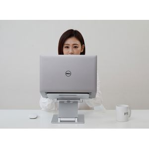 stalak-za-laptop-pout-eyes3-lift-podesivi-srebrni-38982-chlputpod0019.jpg