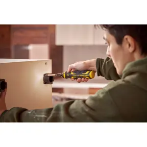 stanley-fatmax-fmht66719-0-manual-screwdriver-multi-bit-scre-63657-wlononwcrbuls.webp