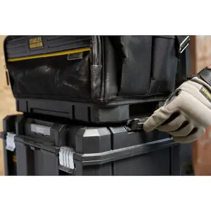 stanley-fatmax-fmst17627-1-tool-storage-case-black-yellow-fa-33535-wlononwcrdoa8.webp