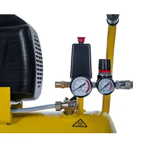 stanley-oil-compressor-24-l-1500-w-fccc404stn005-24-l-8-bar--19861-nelstlkom0003.webp