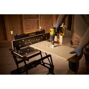 stanley-stst83800-1-workbench-woodworking-workbench-85102-wlononwcrfjrh.webp