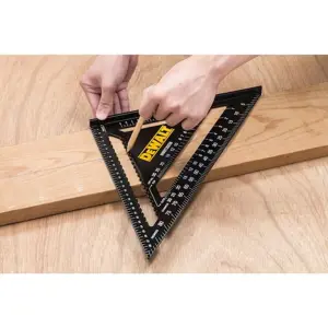 stolarski-kutnik-dewalt-gauge-30cm-300-mm-73326-wlononwcrgajp.webp