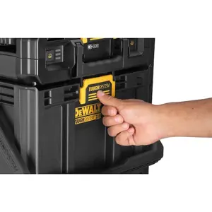 svjetiljka-za-radnu-kutiju-dewalt-toughsystem-20-lighting-bo-25739-wlononwcrbwhy.webp