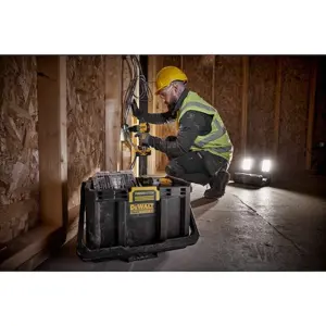 svjetiljka-za-radnu-kutiju-dewalt-toughsystem-20-lighting-bo-27660-wlononwcrbwhy.webp