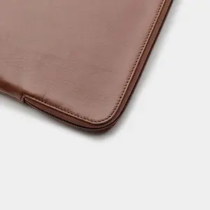 trunk-14-macbook-pro-sleeve-19532-wlononwcrntx2.webp