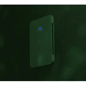 ubiquiti-uacc-u7-pro-wall-fm-wlan-access-point-mount-83796-wlononwcreknf.webp