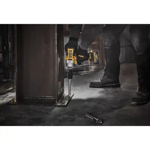 udarni-kljuc-dewalt-12-1626nm-tstak-18v-xr-18v-1626nm-tstak-67464-wlononwcrbpwt.webp