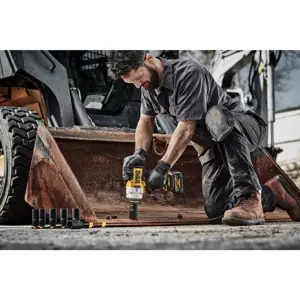 udarni-kljuc-dewalt-12-1626nm-tstak-18v-xr-18v-1626nm-tstak-70192-wlononwcrbpwt.webp