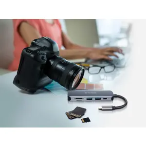 usb-c-hub-d-link-dub-2325-6-u-1-hdmi-usb-pd-citac-sd-kartica-59644-wlononwcrcnam.webp