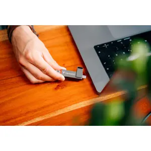 verbatim-dual-quickstick-usb-flash-drive-512-gb-usb-type-a-u-18897-wlononwcrpnwl.webp