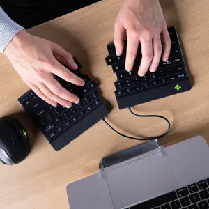 wireless-compact-black-keyboard-r-go-tools-wrl-compact-break-95806-wlononwcrimis.webp