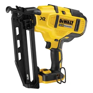 xr-18v-whistling-nail-32-63mm-trunk-tstak-66536-wlononwcrbpmt.webp