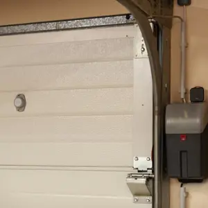yale-smart-opener-garage-garage-door-opener-accessory-4758-indyalurw0045.webp