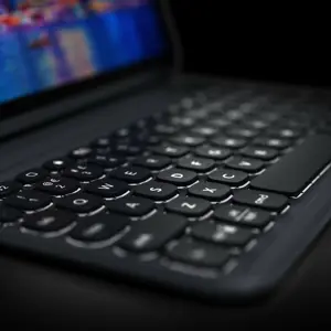 zagg-keyboard-pro-keys-wireless-case-for-ipad-64892-wlononwcro893.webp