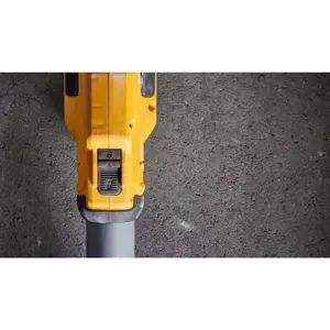 zidna-brusilica-dewalt-dwe7800-snaga-710w-33648-wlononwcr0787.webp
