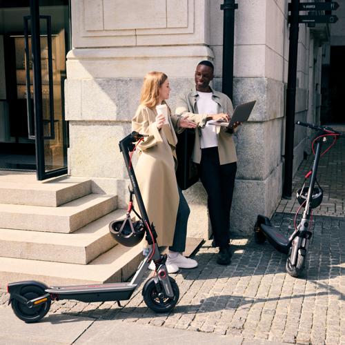 elektricni-romobil-segway-ninebot-f3-pro-e-10-domet-do-70-km-35958-108168.webp